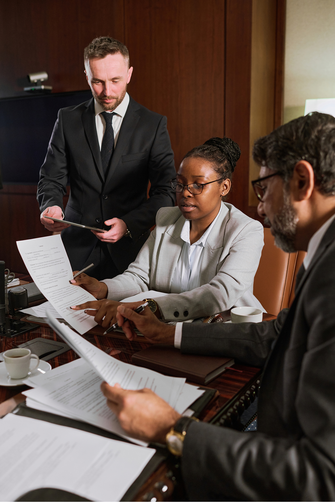 jurist-explaining-terms-and-conditions-cary property division lawyer