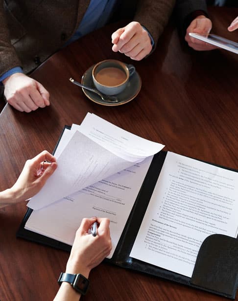 signing-contract-in-cafe-2026-01-05-00-20-23-utc-1