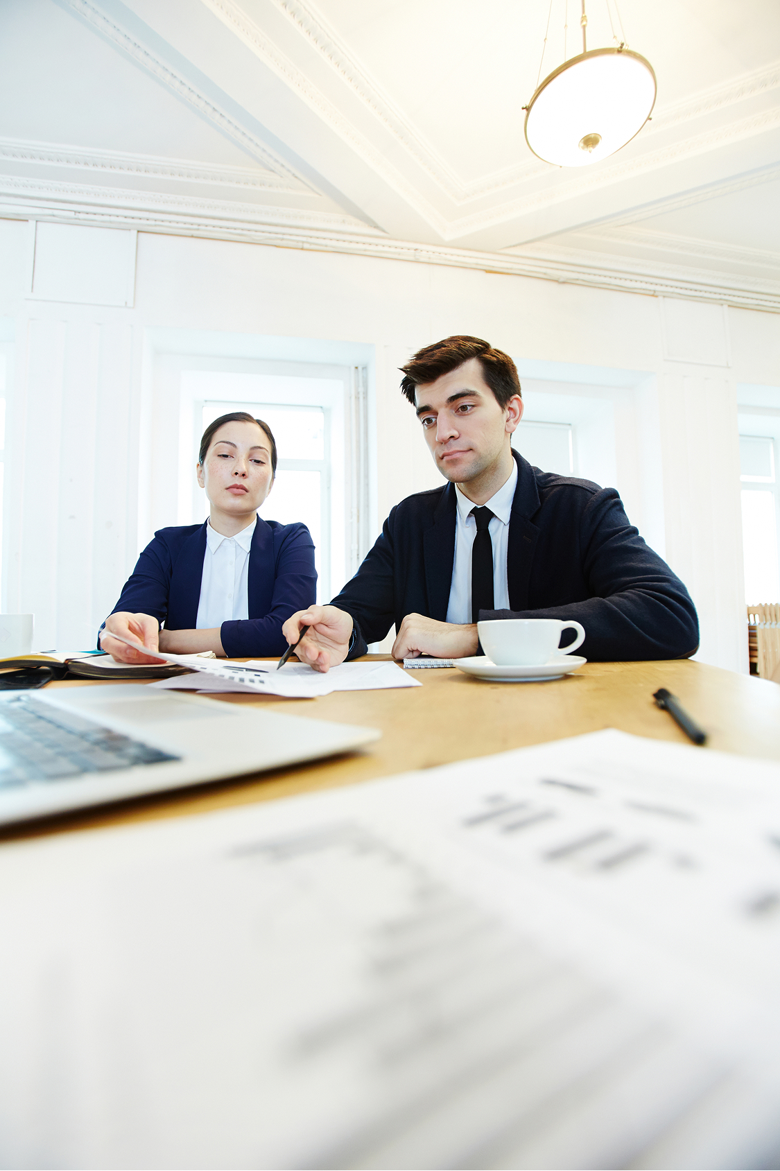Raleigh High-Asset Divorce Lawyer meeting about financial reports-2